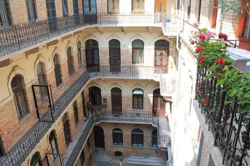 intérieur d'une maison rue Eötvös à Budapest