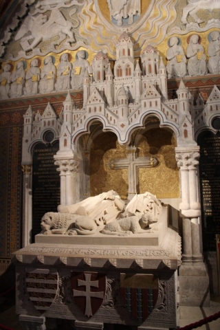 tombeau dans l'Eglise Mathias à Budapest