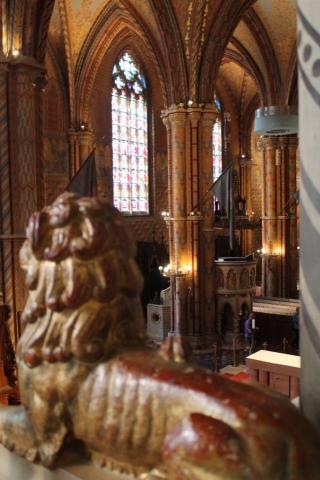 sculpture dans l'Eglise Mathias à Budapest