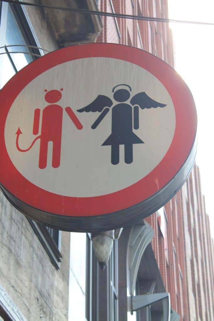 Enseigne de pub à Budapest