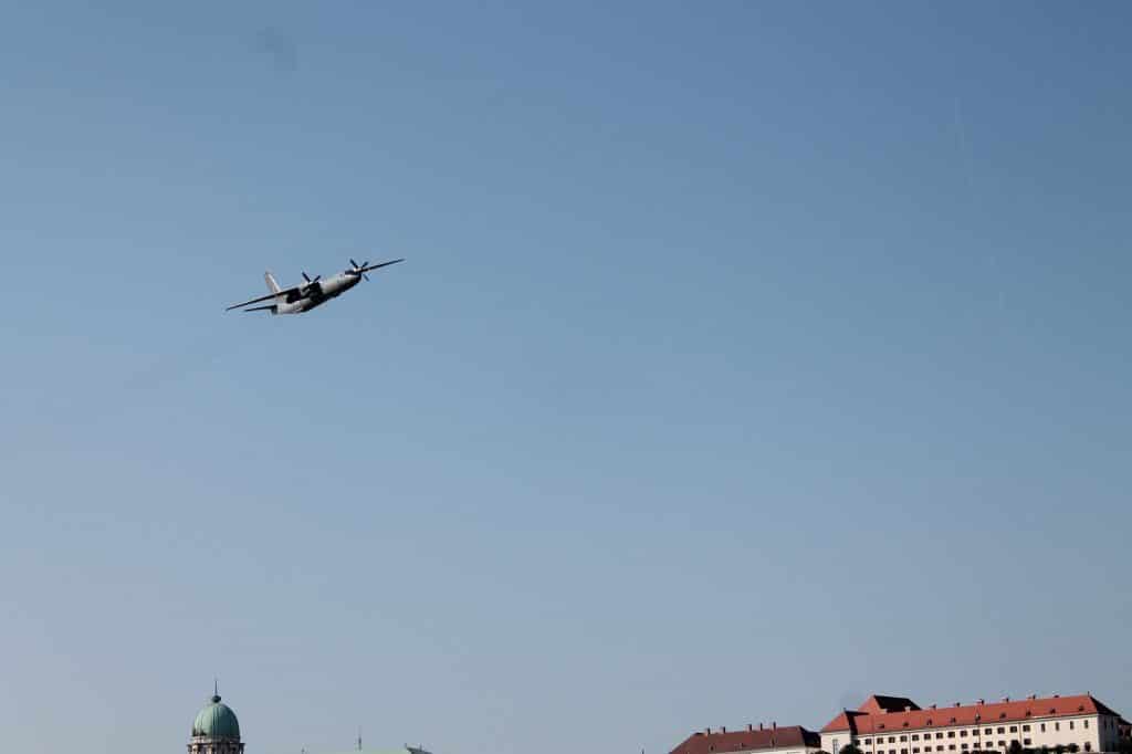 Fête nationale à Budapest, défilé des avions