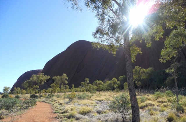 Ayers Rock au soleil en Australie