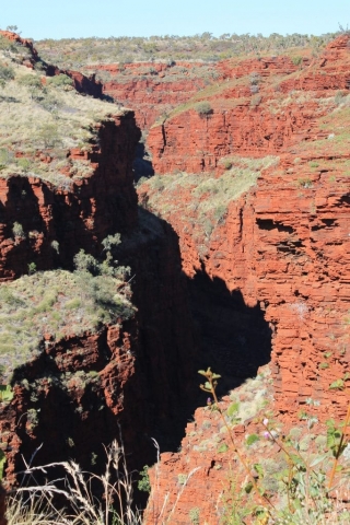 Oxer Lookout dans le parc Karijini Oxer Lookout dans le parc Karijini en Australie