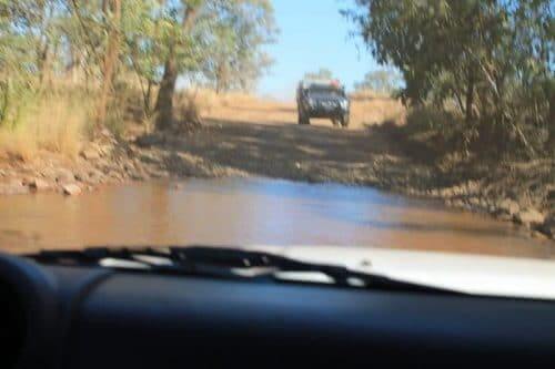 Passage de guêt sur la Gibb River Road en Australie