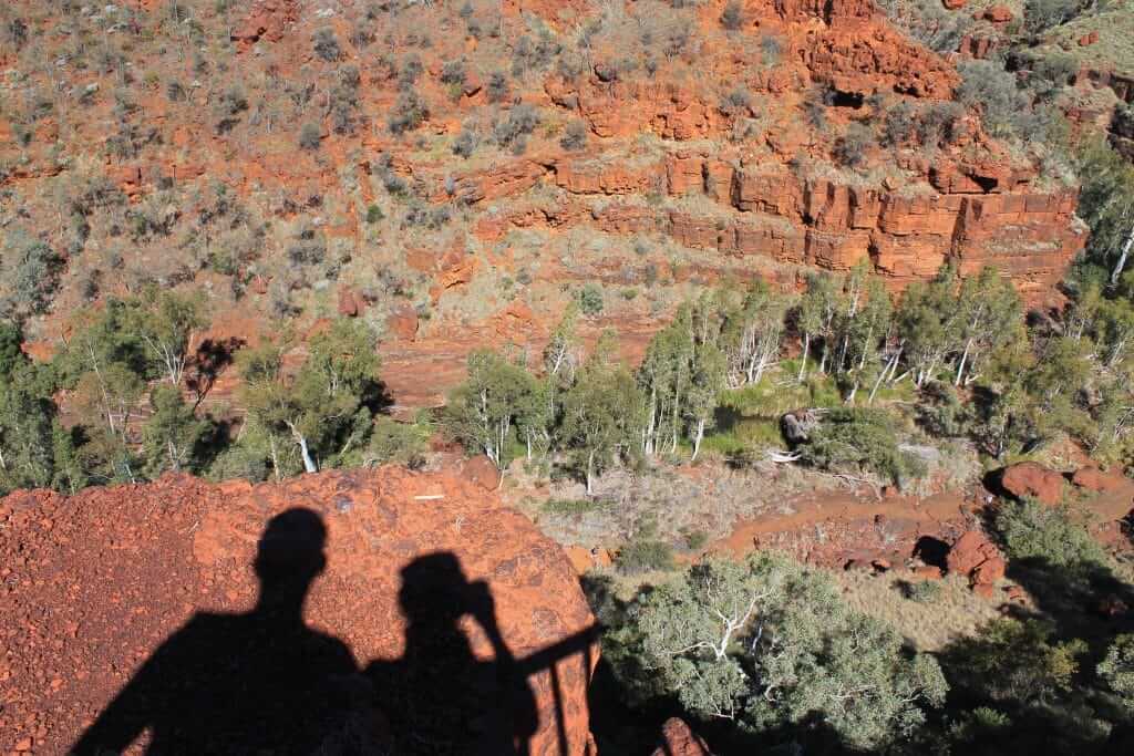 jeu d'ombres dans le parc de Karijini en Australie