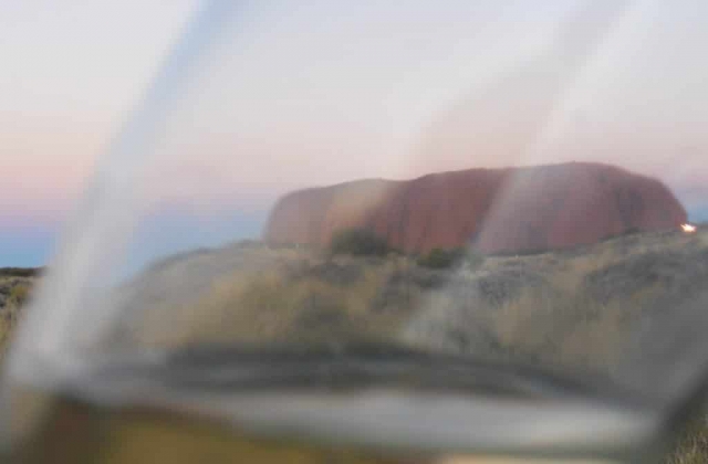 Uluru à travers le champagne