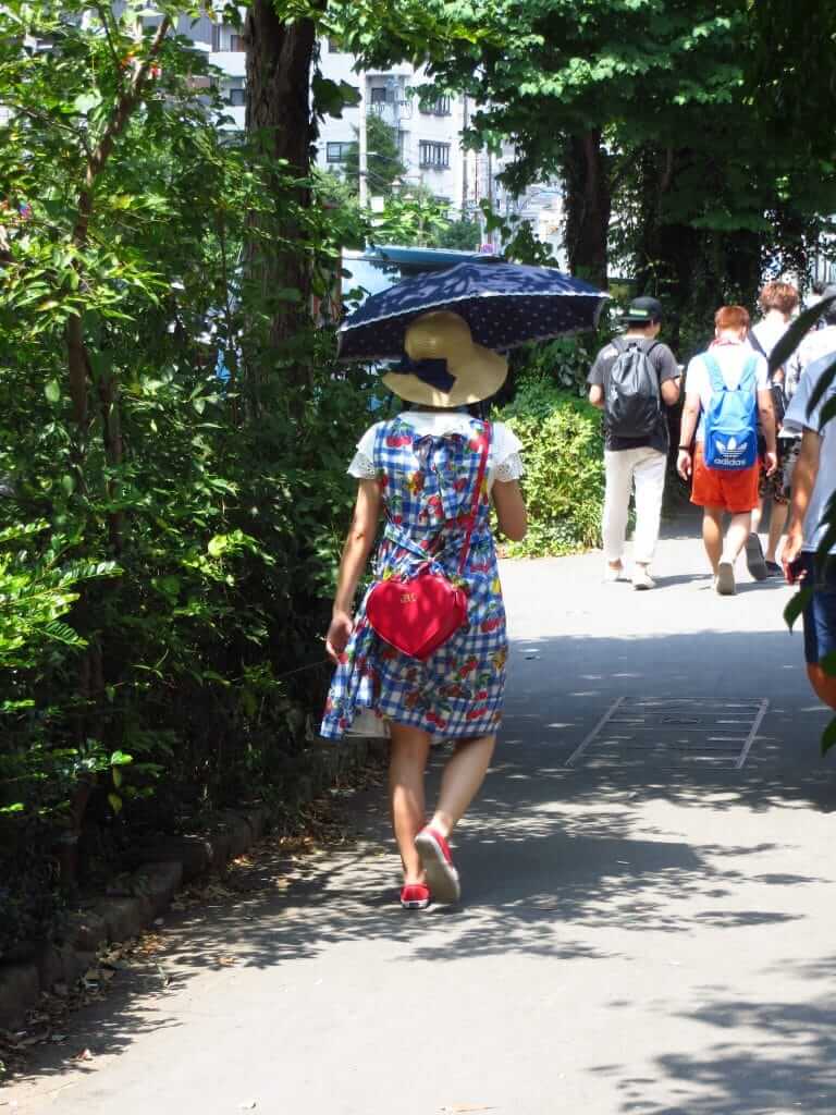 dans les allées du parc d'Ueno à Tokyo