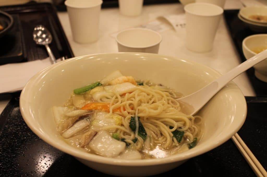 manger au food-court du Tokyo Solamachi