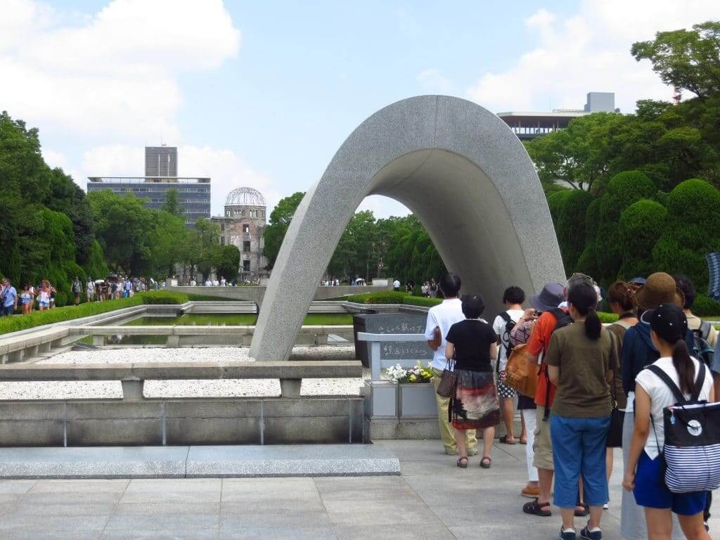 Cénotaphe du parc de la paix à Hiroshima
