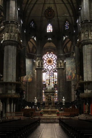Intérieur du duomo de Milan Intérieur du duomo de Milan