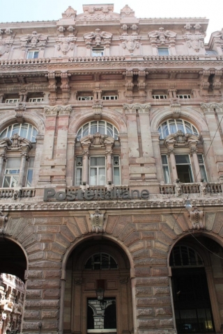 La poste près de piazza de Ferrari à Gênes La poste près de piazza de Ferrari à Gênes