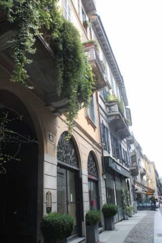 Rue dans le quartier de Brera à Milan Rue dans le quartier de Brera à Milan