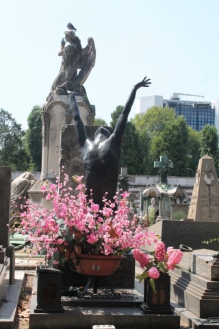 Tombes dans le cimetière monumental de Milan (14) Tombes dans le cimetière monumental de Milan (14)