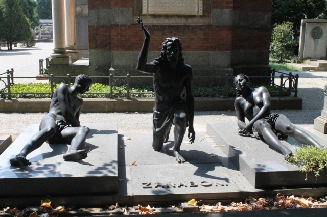 Tombes dans le cimetière monumental de Milan (8) Tombes dans le cimetière monumental de Milan (8)