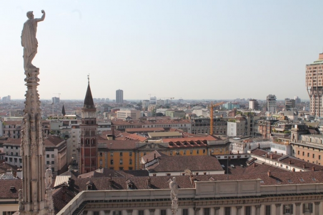 Vue depuis la terrasse du duomo à Milan