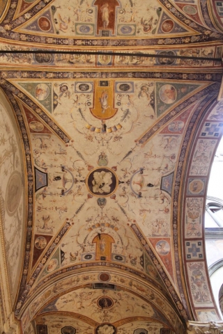 Peinture des plafond cour intérieur du Palazzo Vecchio à Florence Peinture des plafond cour intérieur du Palazzo Vecchio à Florence