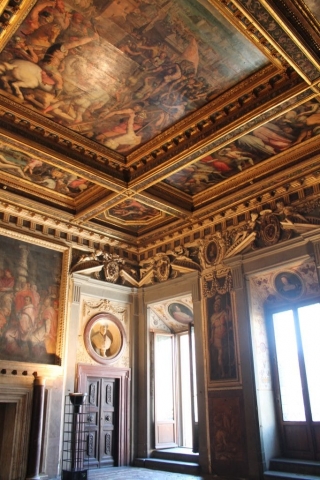 Peintures à l'intérieur du Palazzo Vecchio à Florence Peintures à l'intérieur du Palazzo Vecchio à Florence
