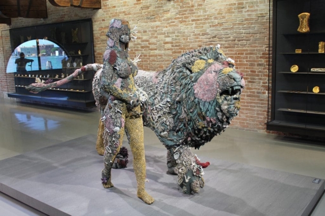 Exposition Damien Hirst Treasures from the Wreck of the Unbelievable Exposition Damien Hirst Treasures from the Wreck of the Unbelievable