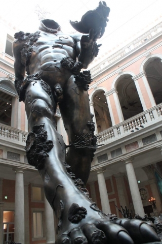 Exposition Damien Hirst Treasures from the Wreck of the Unbelievable (3) Exposition Damien Hirst Treasures from the Wreck of the Unbelievable