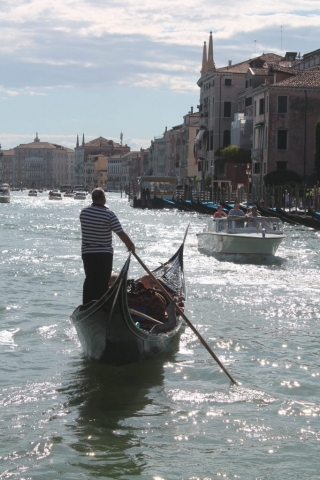 Les gondoles à Venise (3) Les gondoles à Venise