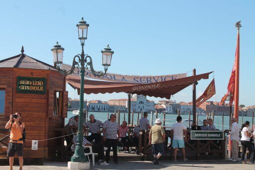 Les gondoles à Venise