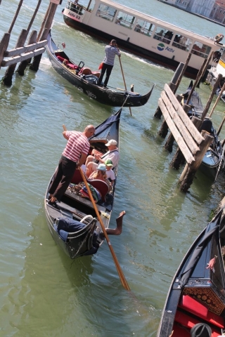 Les gondoles à Venise (8) Les gondoles à Venise