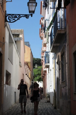 Rues et ruelles dans l'Alfama à Lisbonne