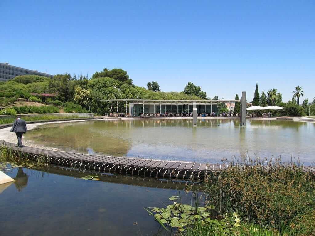 Jardin Amalia Rodrigues dans le parc Edouard VII à Lisbonne