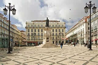 Praça Luis de Camoes à Lisbonne