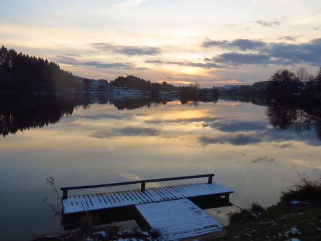 ponton en hiver au lac des sapins
