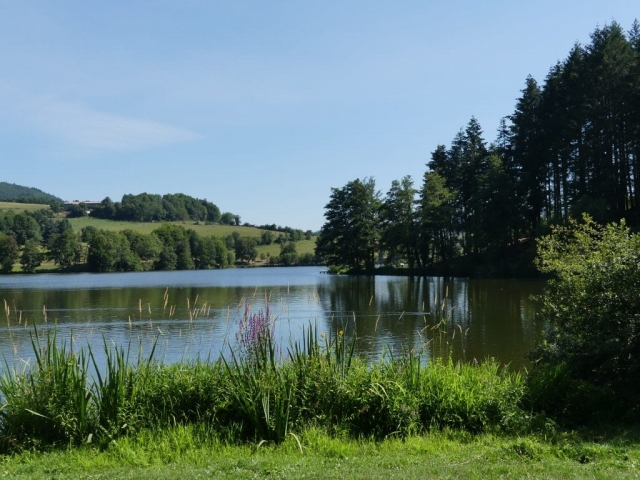 vue sur le lac coté digue
