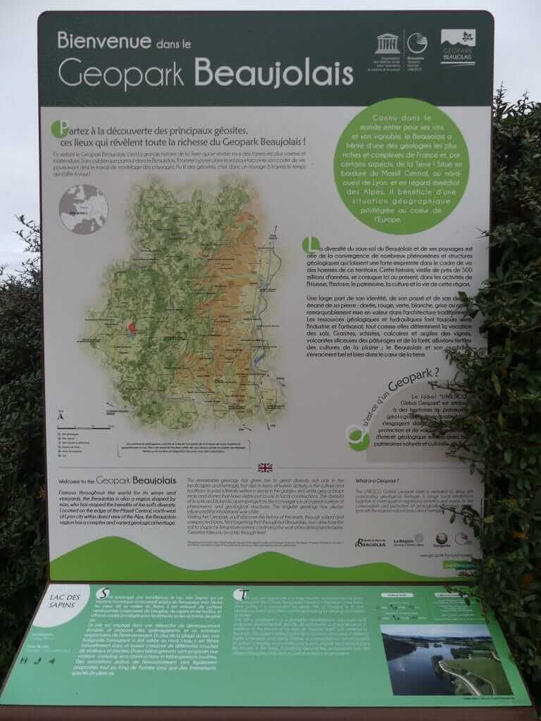 Panneau GéoPark du Beaujolais au lac des sapins