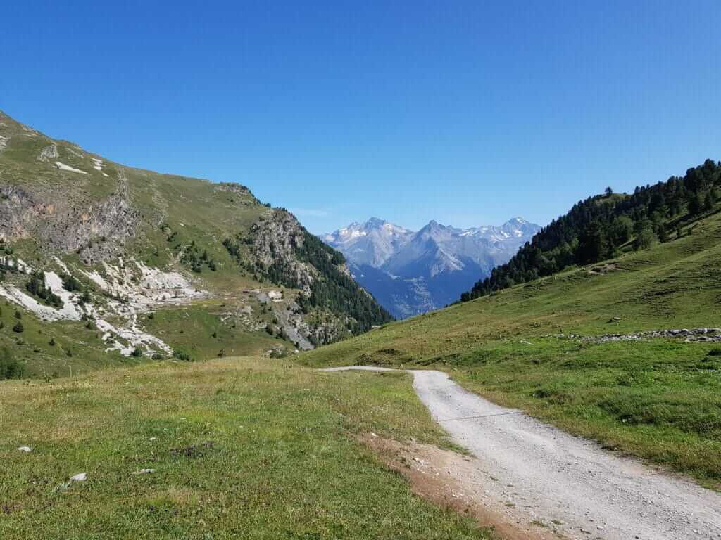Chemin en direction du col du Fréjus