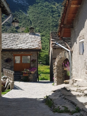 Bonneval-sur-Arc rue