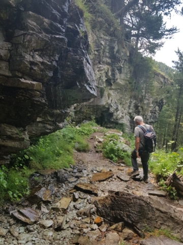 Passage glissant dans la descente sur le Plan d'Amont Passage glissant dans la descente sur le Plan d'Amont