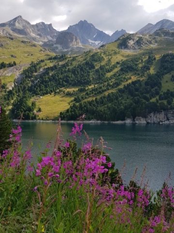 Vue sur le plan d'Amont Vue sur le plan d'Amont