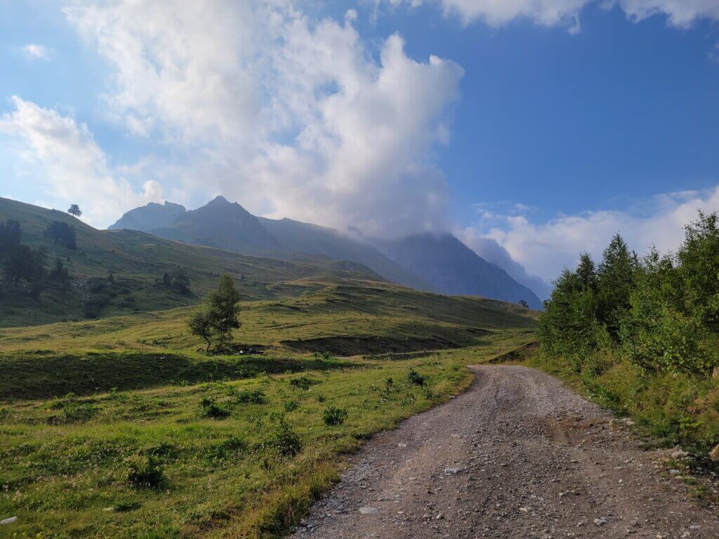 Chemin partant du Lavoir vers Fontaine Froide