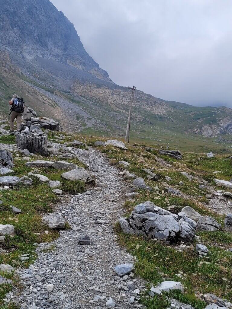 Sentier menant au col de la roue