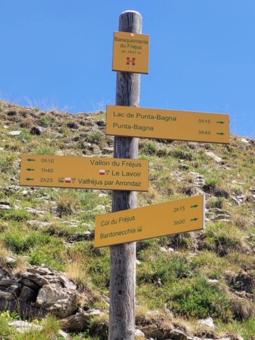 Baraquements du Fréjus