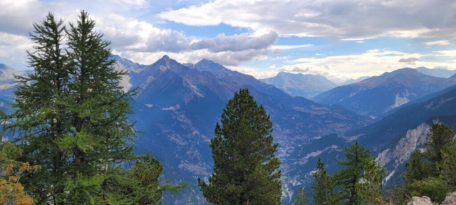 Panorama depuis les maisons d'Arplane (1) Panorama depuis les maisons d'Arplane (1)