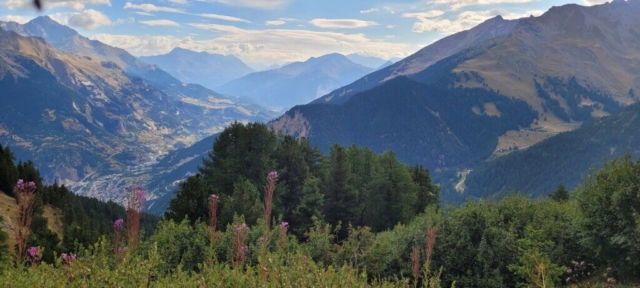 Panorama depuis les maisons d'Arplane (2) Panorama depuis les maisons d'Arplane (2)
