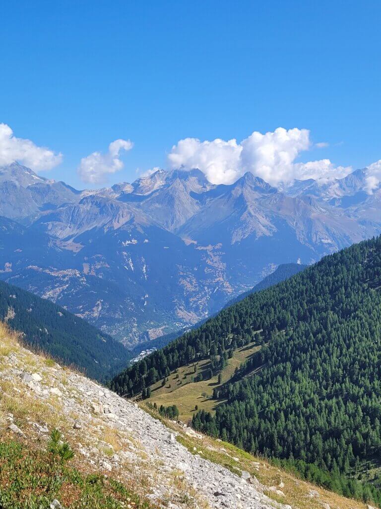 Vue depuis le Pas du Roc sur la vallée
