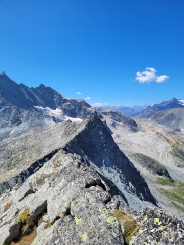 Vue sur les montagnes de la pointe de l'Observatoire Vue sur les montagnes de la pointe de l'Observatoire