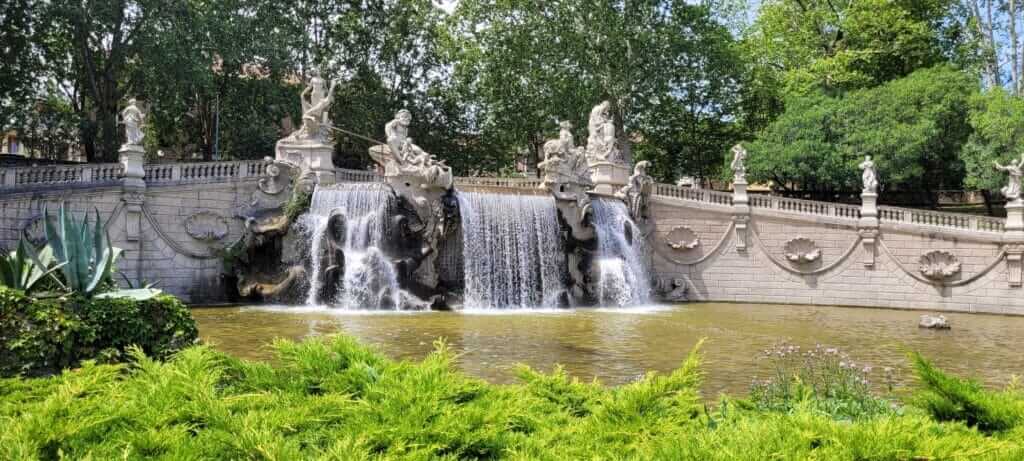 Fontaine des 12 mois Parc Valentino Turin Fontaine des 12 mois Parc Valentino Turin
