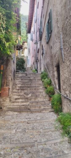 Varenna Ruelle typique