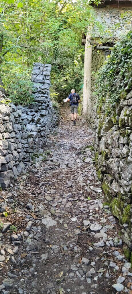 sentier du voyageur Chemin escarpé