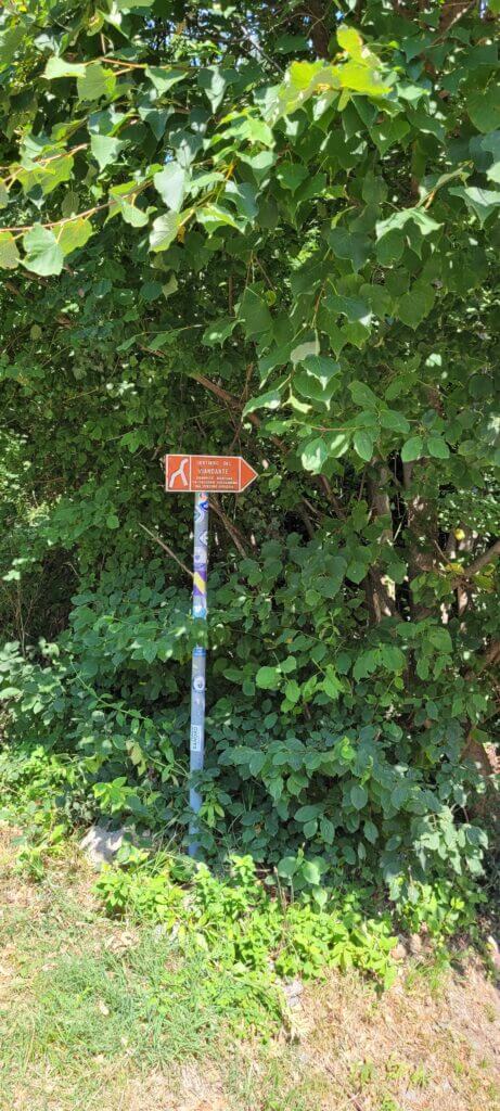 sentier du voyageur Panneau caché