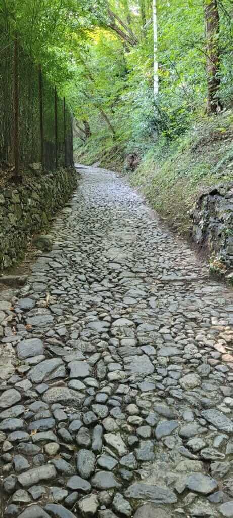 sentier du voyageur chemin de pierre