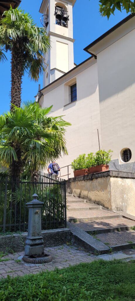 sentier du voyageur contourner l'église