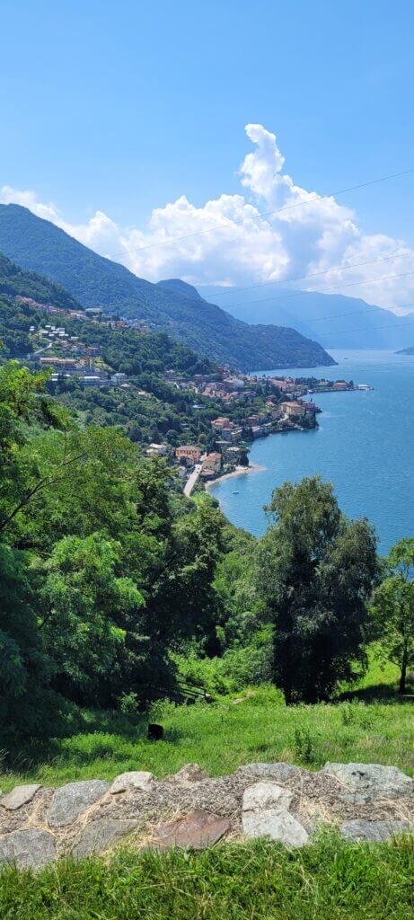 sentier du voyageur vue sur le Lac de Côme